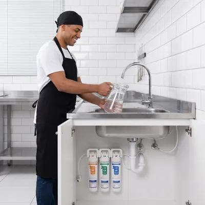 Foto 12: Purafiltra Tripla Ação na cozinha de uma lanchonete